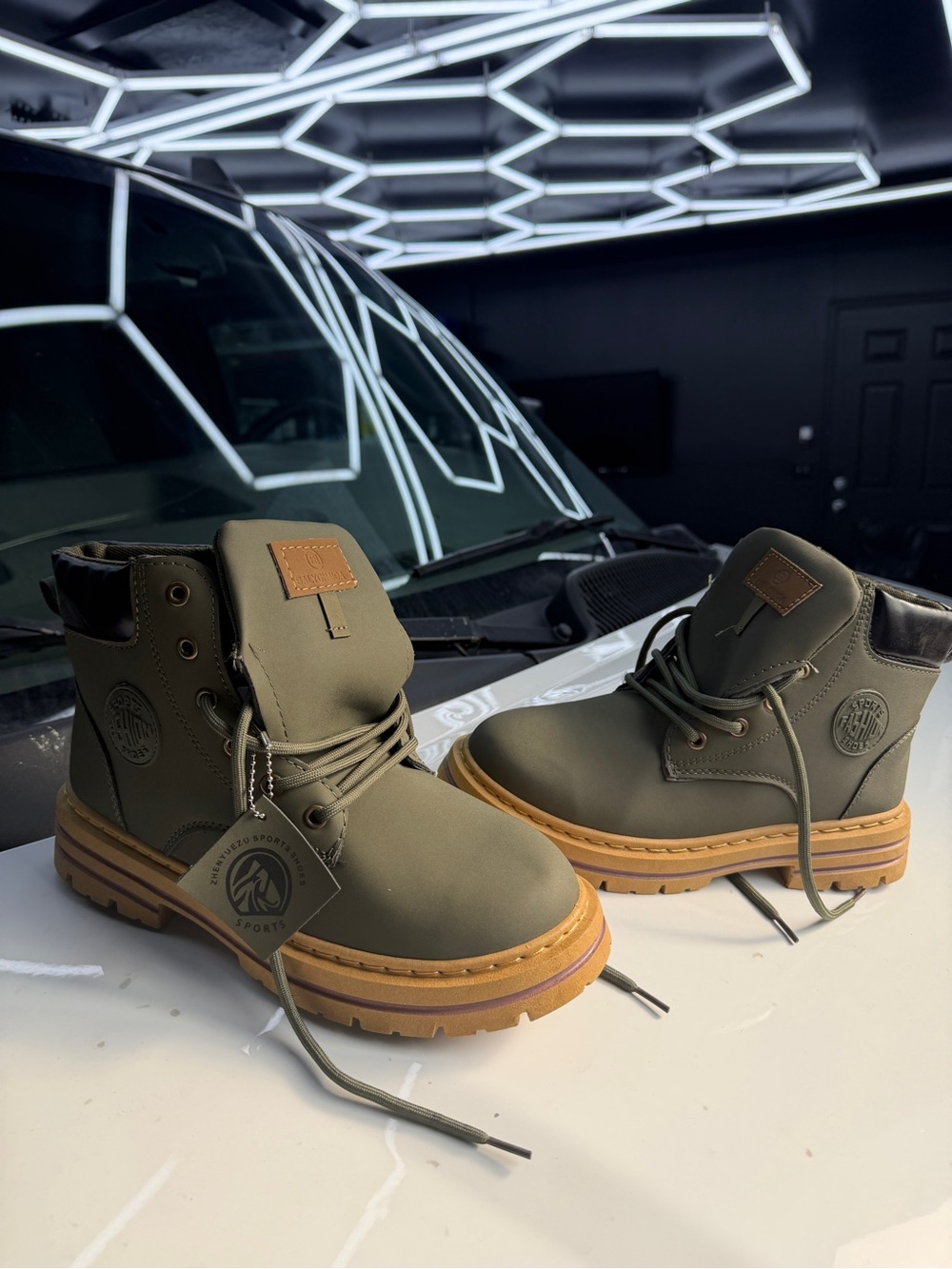 Mens Green Lace-Up Winter Shoes